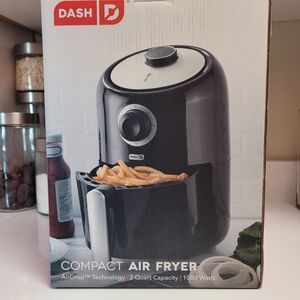 2 QT Air Fryer Brand New Healthier Frying Easy Reheating Simple Dial Compact